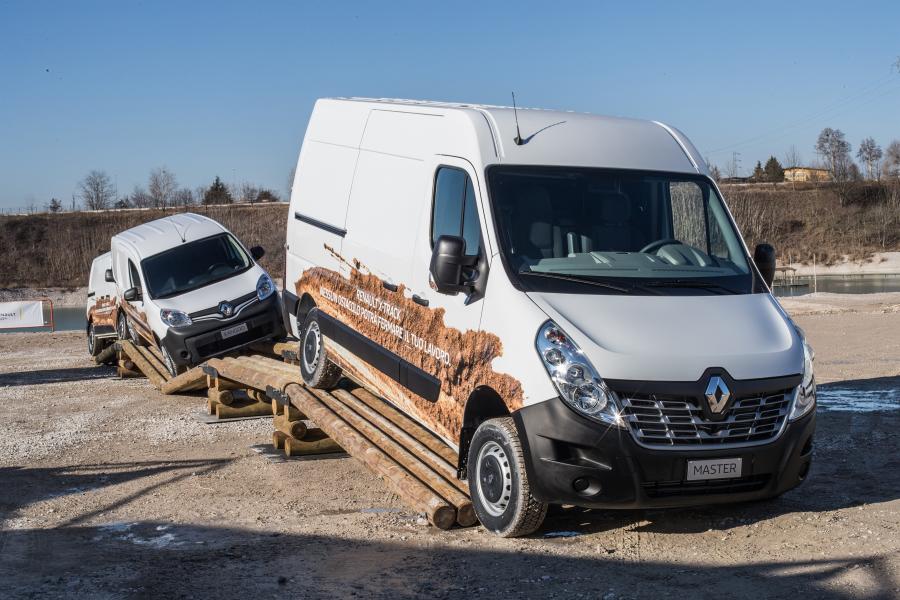  Renault Master X-Track L2H2 2016 года  (фото 1 из 33)